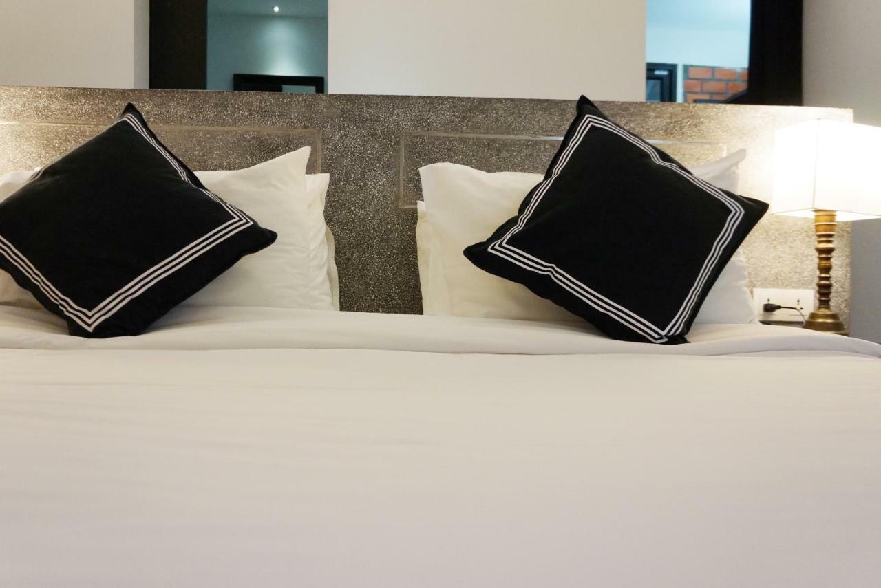 Hotel Ofuro Пном Пен Екстериор снимка